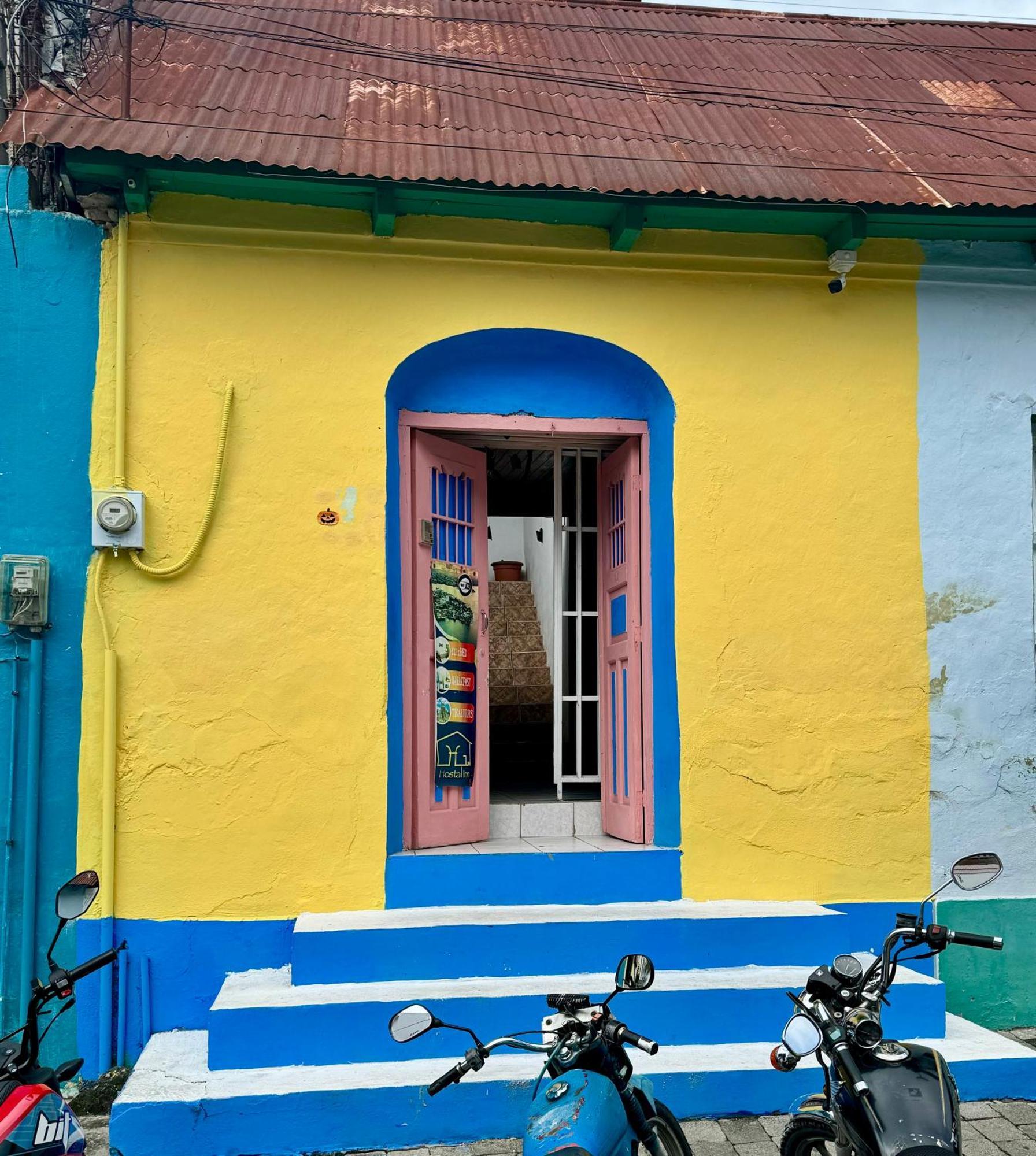 Hostal Inn 1 Флорес Экстерьер фото