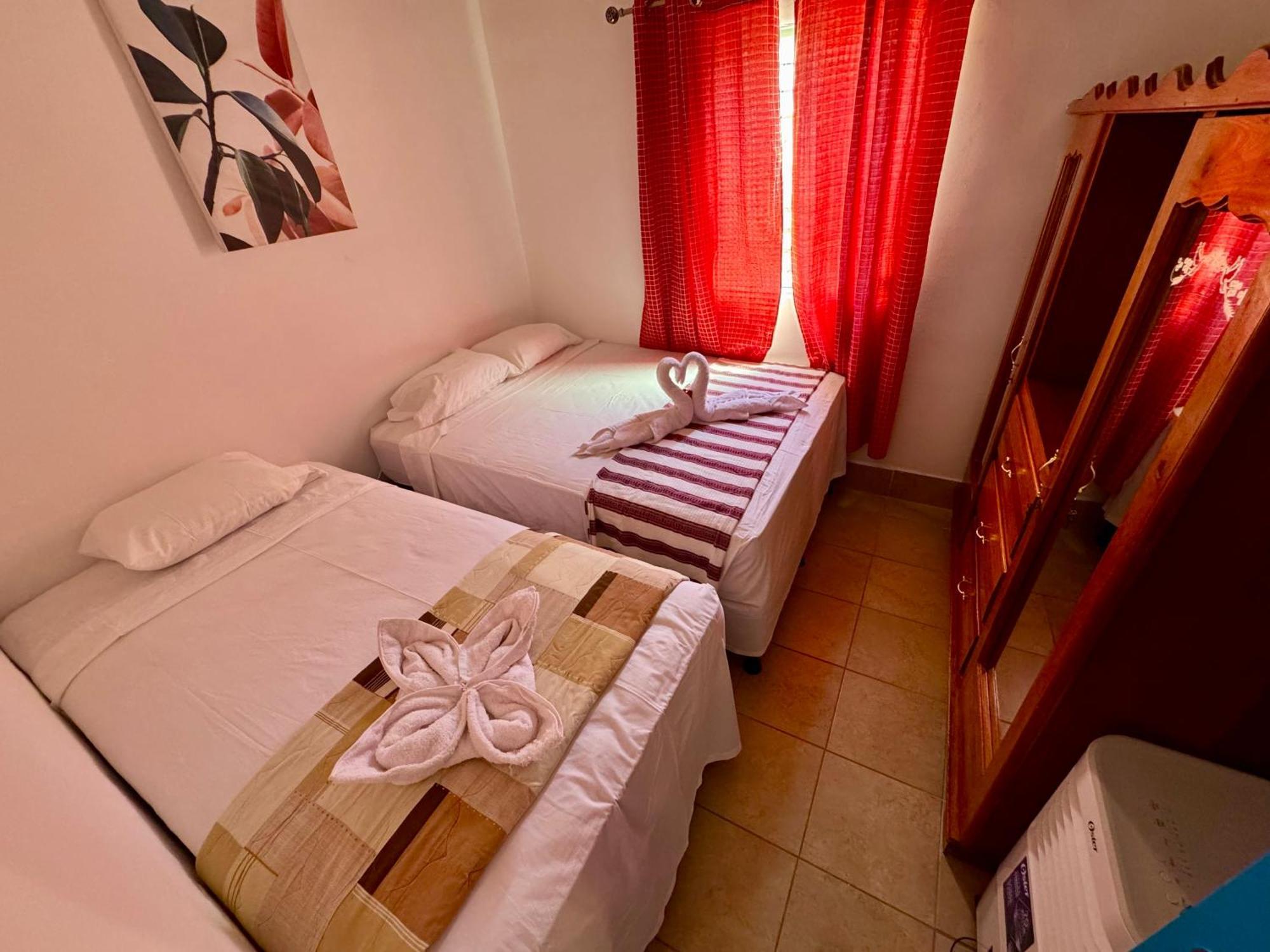 Hostal Inn 1 Флорес Экстерьер фото