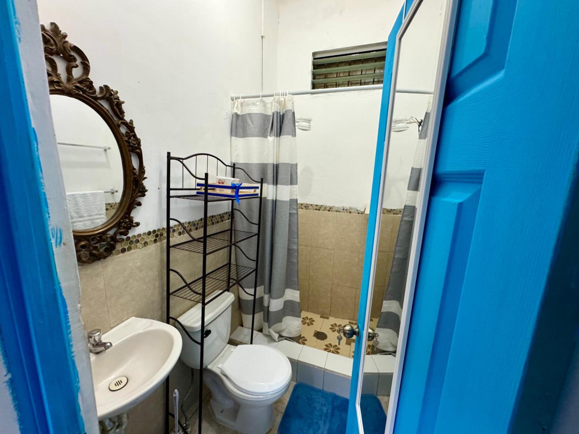 Hostal Inn 1 Флорес Экстерьер фото